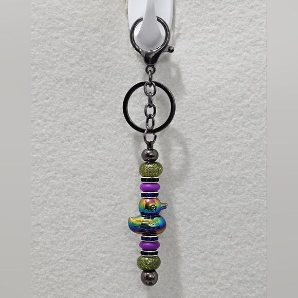 💚🦆DUCK keychain in iridescent black. - Picture 1 of 3